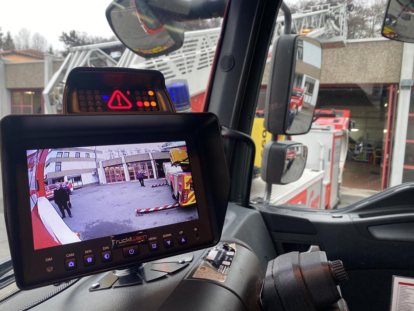 Read more about the article Oberursel: Einbau von Abbiege-Assistenten in Feuerwehrfahrzeuge