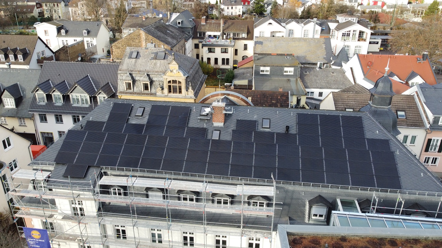 Read more about the article Eltville: Photovoltaikanlage geht in Betrieb – Rathaus schließt früher
