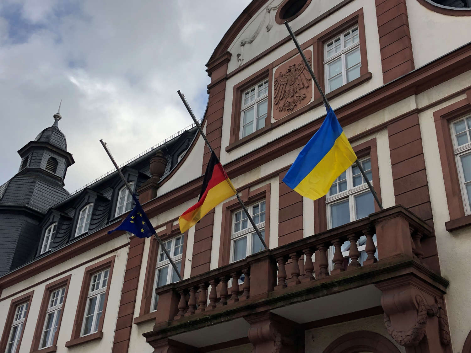 Read more about the article Eltville: Stadt zeigt Solidarität mit Ukraine