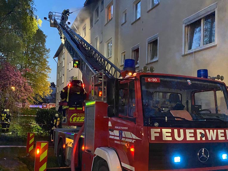 Read more about the article Steinbach: Wohnungsbrand in den frühen Morgenstunden in der Berliner Straße mit tödlicher Folge