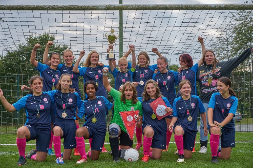 Read more about the article Oberursel: SpendenEi – Fußball-Frauen freuen sich über schnelle Finanzierung ihrer Jubiläumsfeier