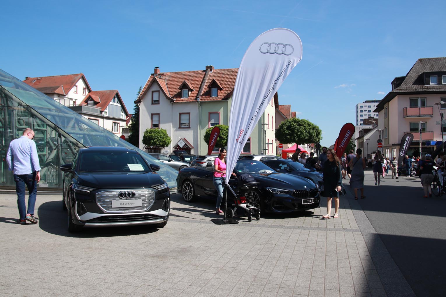 Read more about the article Oberursel:  Autos in der Allee – Elektromobilität im Mittelpunkt