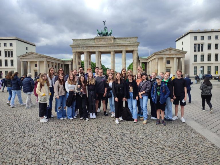 Das Brandenburger Tor war auch ein Ziel der Besichtigungstour der Jugendgruppe in Berlin. - Foto: RTK-Pressestelle