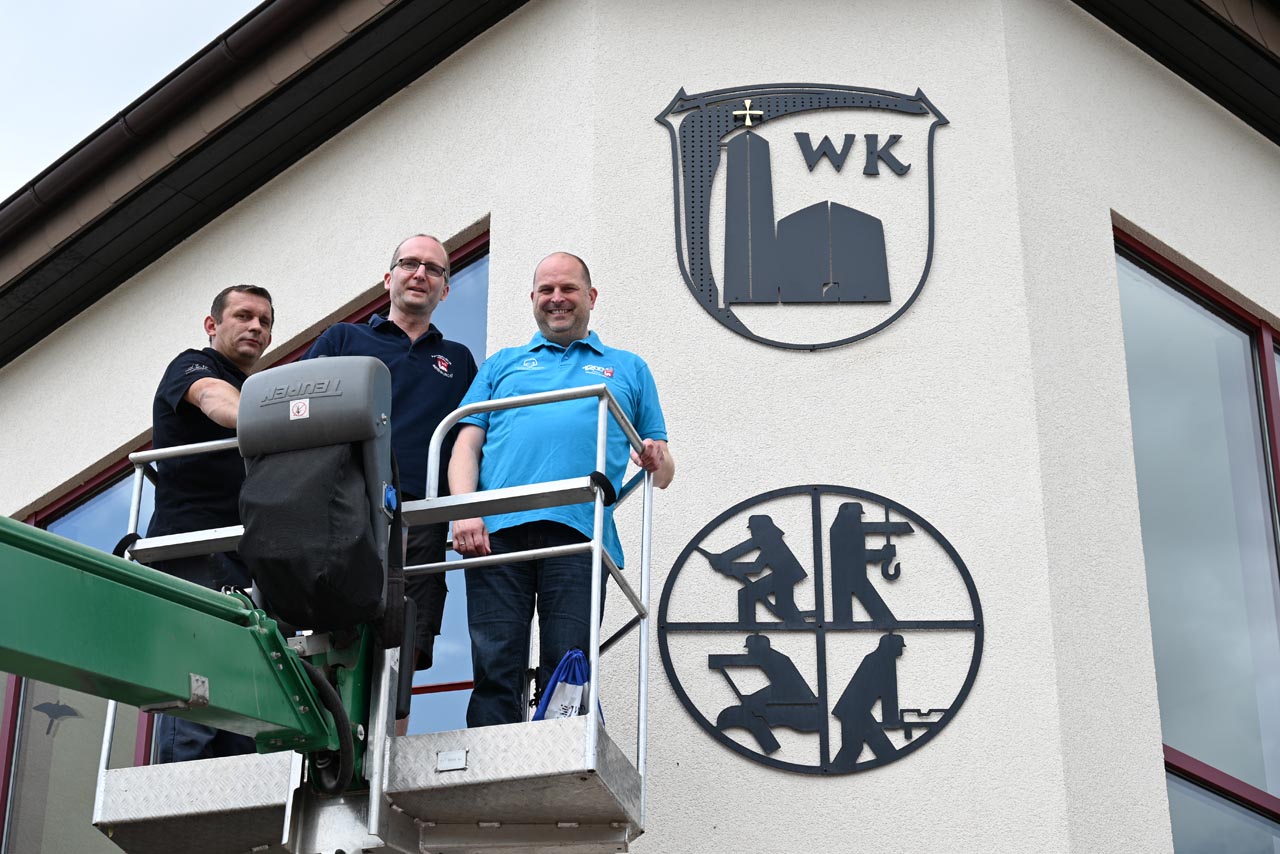Read more about the article Oberursel: Vereinsring Weißkirchen spendet Wappen von Weißkirchen