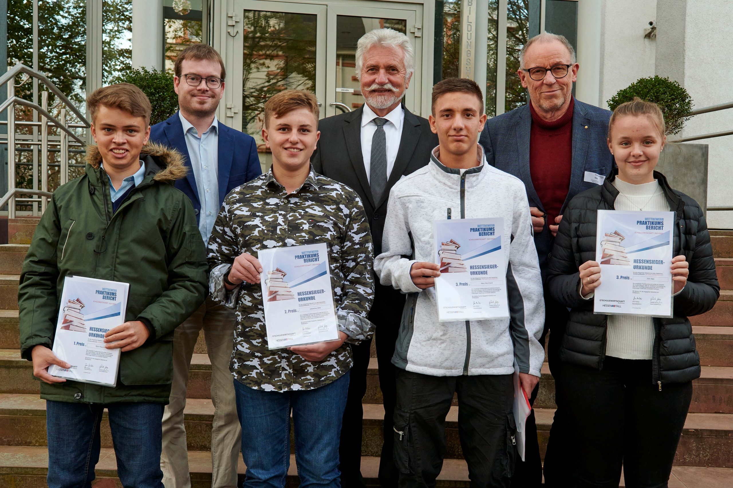 Read more about the article Taunus: „Bester Praktikumsbericht“ – Sechs Schüler aus der Region sind Hessensieger