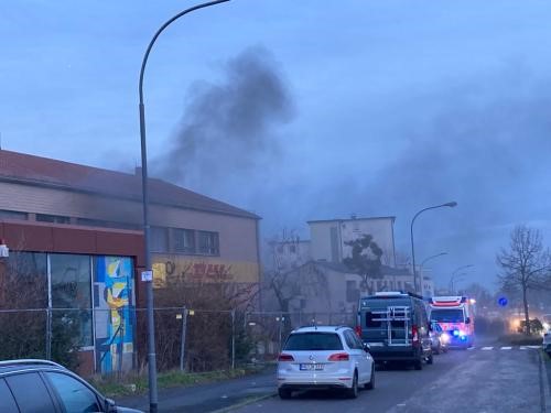 Read more about the article Oberursel: Brandeinsatz sorgt für starke Rauchentwicklung im Innenstadtbereich