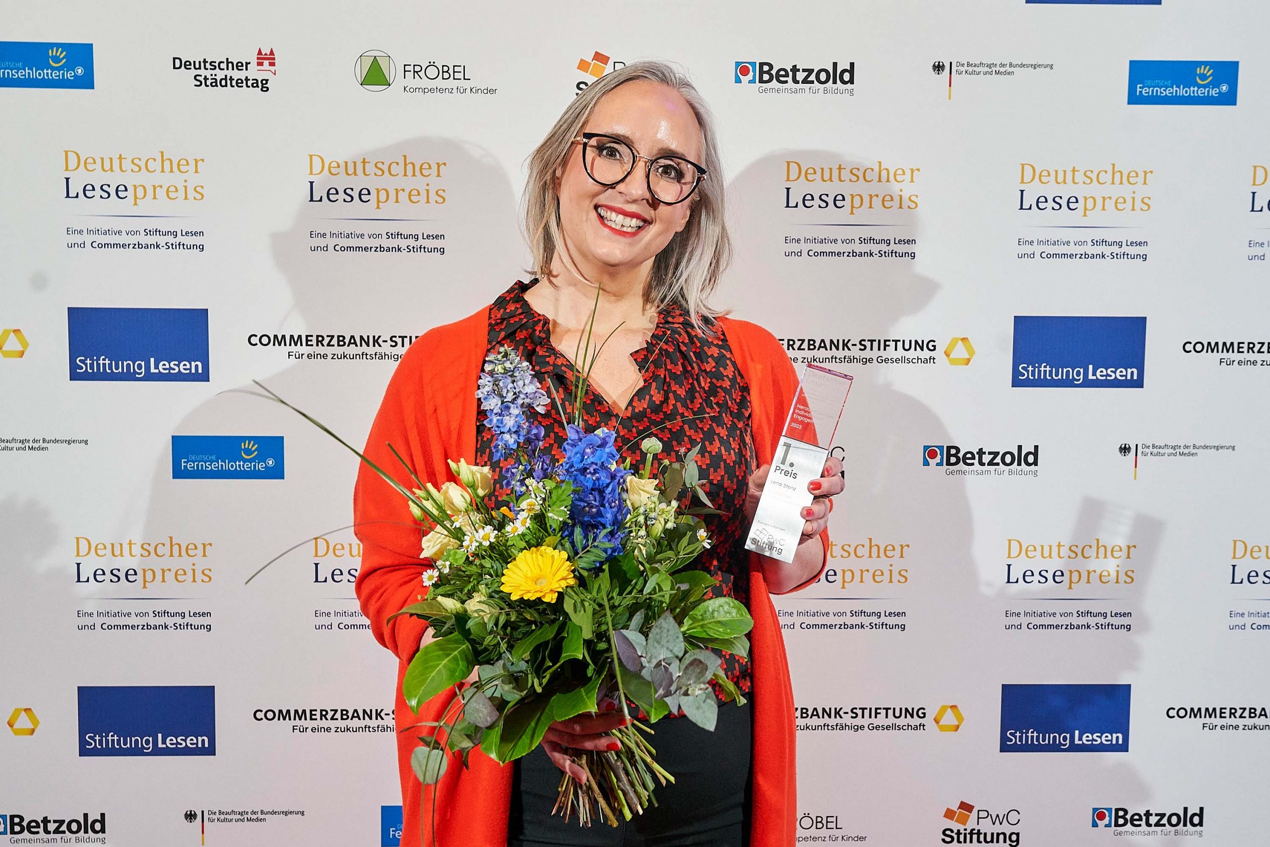Read more about the article Hofheim: Lena Stenz erhält den Deutschen Lesepreis