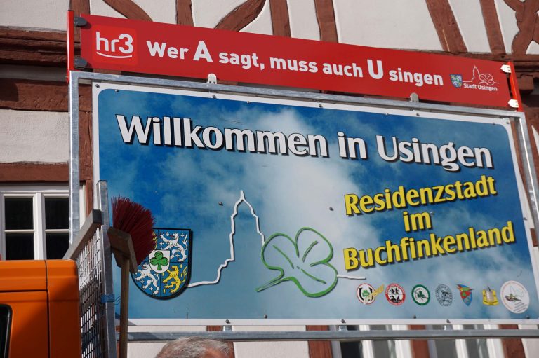 Dieses Schild findet sich nun an sieben Stellen rund um Usingen.