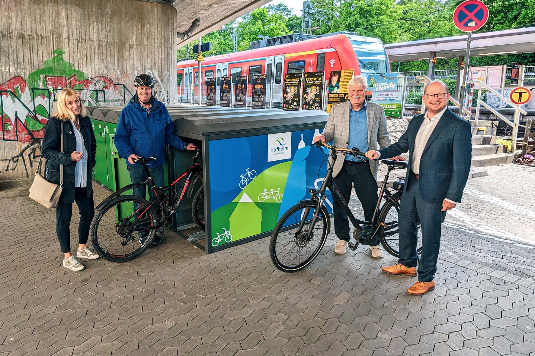 Read more about the article Hofheim: Sechs moderne Radboxen am Bahnhof eröffnet