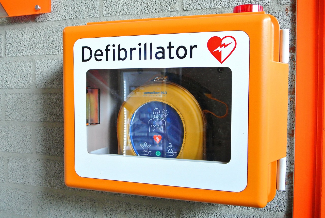 Read more about the article Steinbach: Beherztes Eingreifen der Feuerwehrkameraden sowie Defibrillator retten Menschenleben