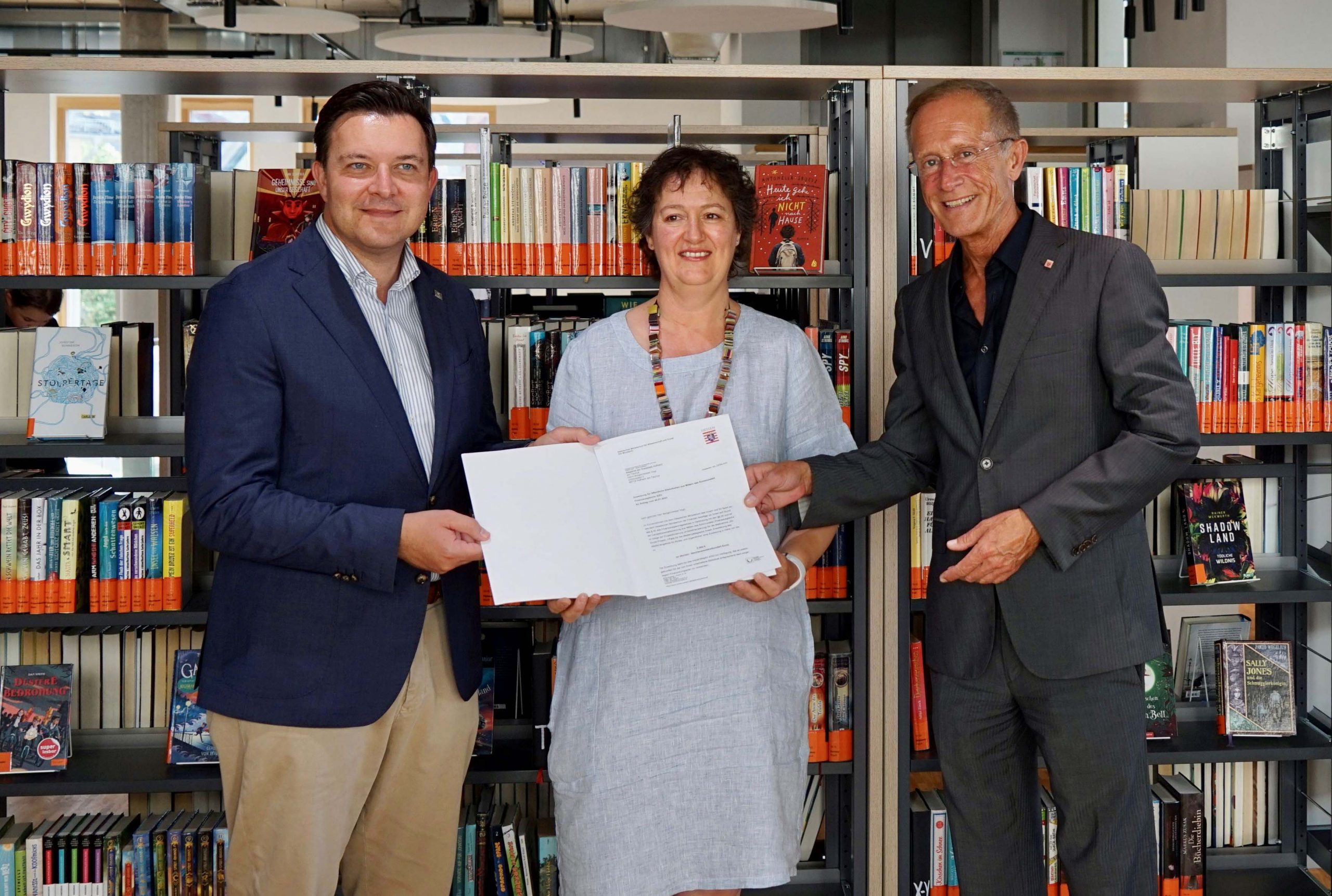 Read more about the article Hofheim: Förderung über 9.300 Euro für die Stadtbücherei