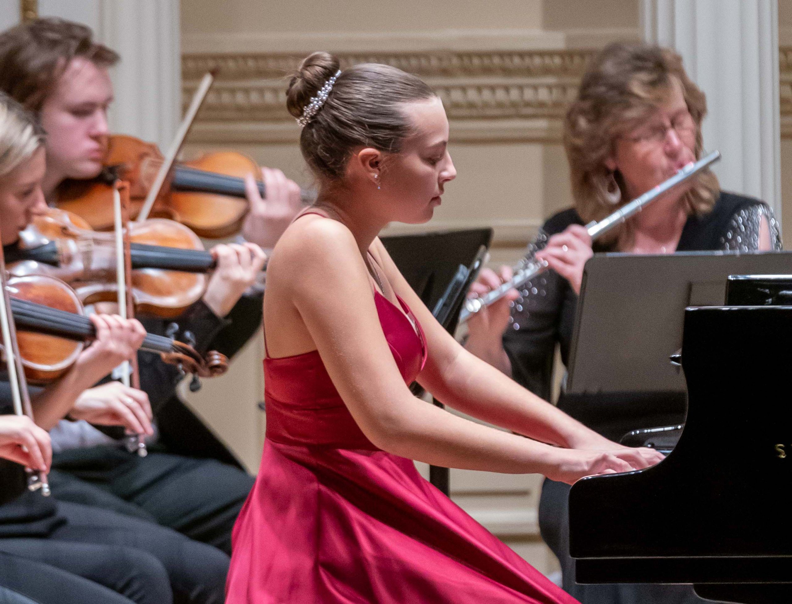 Read more about the article Bad Homburg/New York: Orchesterdebut in der Carnegie Hall für die 14-jährige Gymnasiastin Leona Karpel