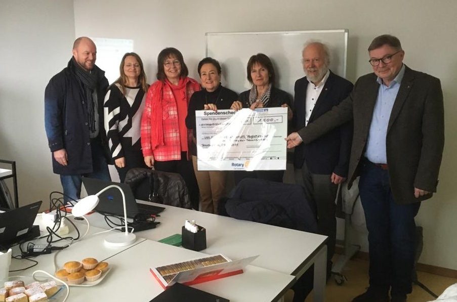 Read more about the article RTK: Dank Spende von Rotary Clubs – Laptops für PC-Kurs für geflüchtete Frauen