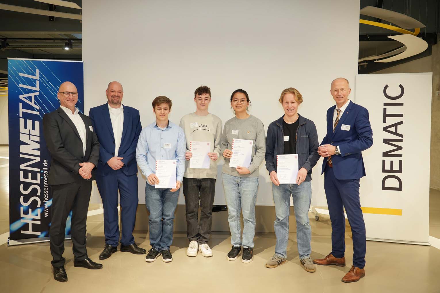 Read more about the article Taunus: 54. Internationale PhysikOlympiade – Drei Schüler aus Bad Homburg und einer aus Geisenheim gehören zur Top 10 in Hessen