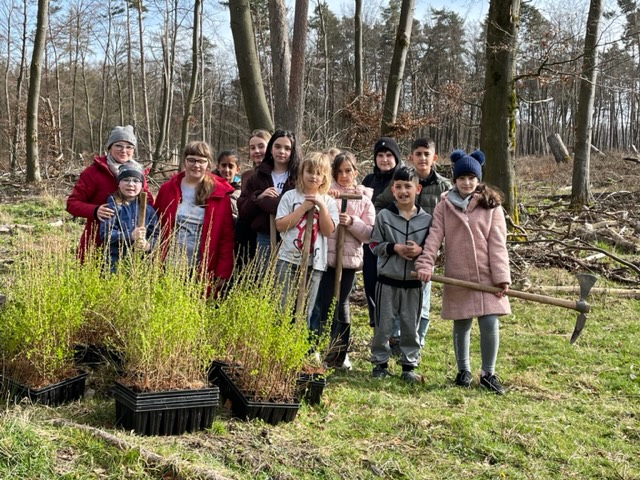 Nadia Gress-Lüchow (links) und alle Kinder sind stolz auf das Erreichte. - Foto: Privat