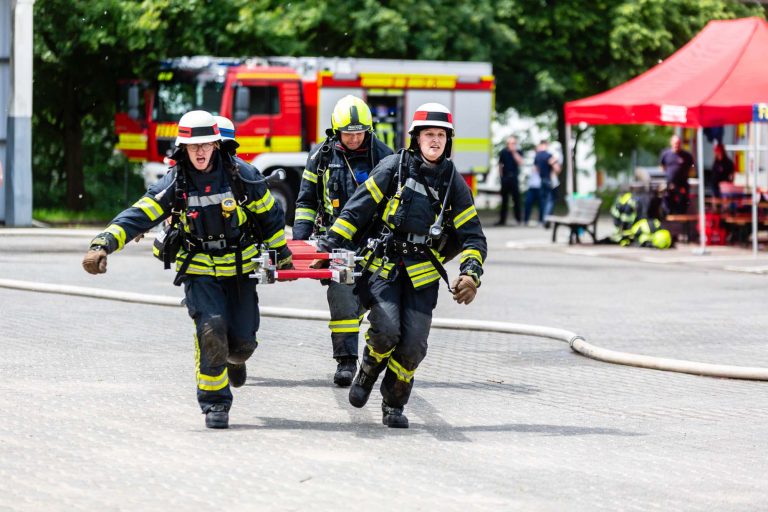 Die gemischte Mannschaft des Main-Taunus-Kreises beim Kreisentscheid der Hessischen Feuerwehrleistungsübung. - Foto: S. T. Baum/KFV MTK