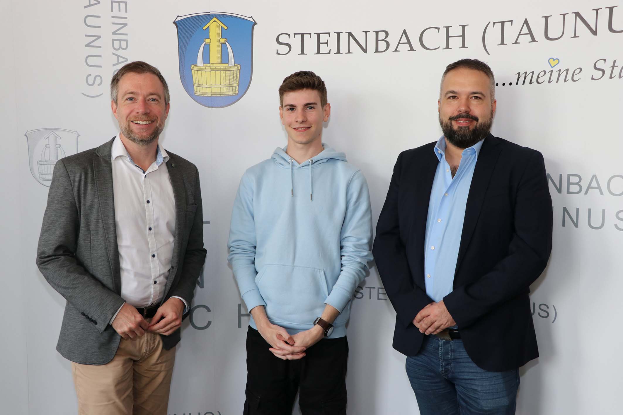 Read more about the article Steinbach: Praktikant aus Saint-Avertin zu Besuch im Rathaus