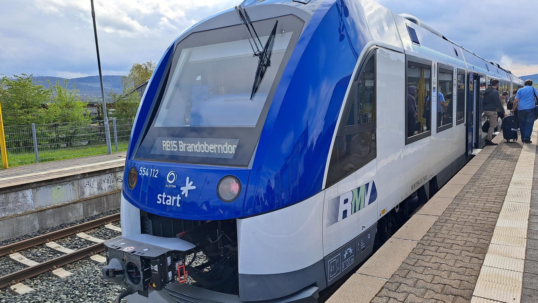 Mehr über den Artikel erfahren Regional: Landrat, Oberbürgermeister und Bürgermeister:innen zu Wasserstoffzügen: „Das Maß ist längst voll!“