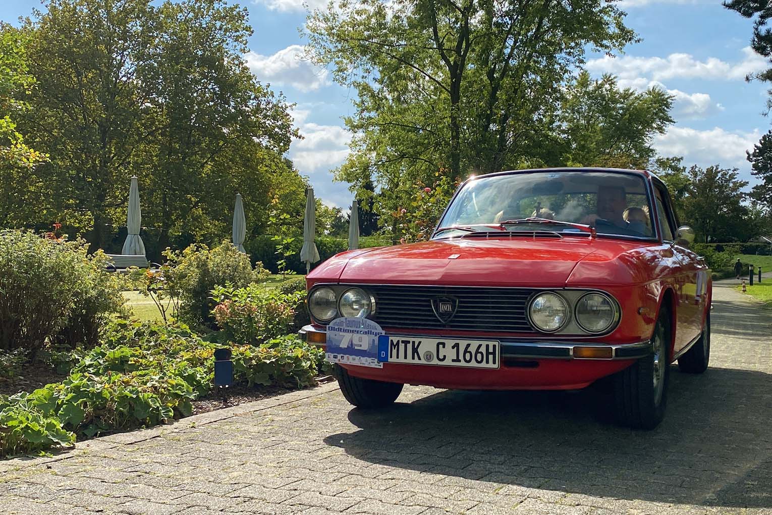 Mehr über den Artikel erfahren MTK: Mit 90 Jahren frisch auf der Piste – Oldtimerrallye „Main-Taunus Klassik“ mit 120 Fahrzeugen