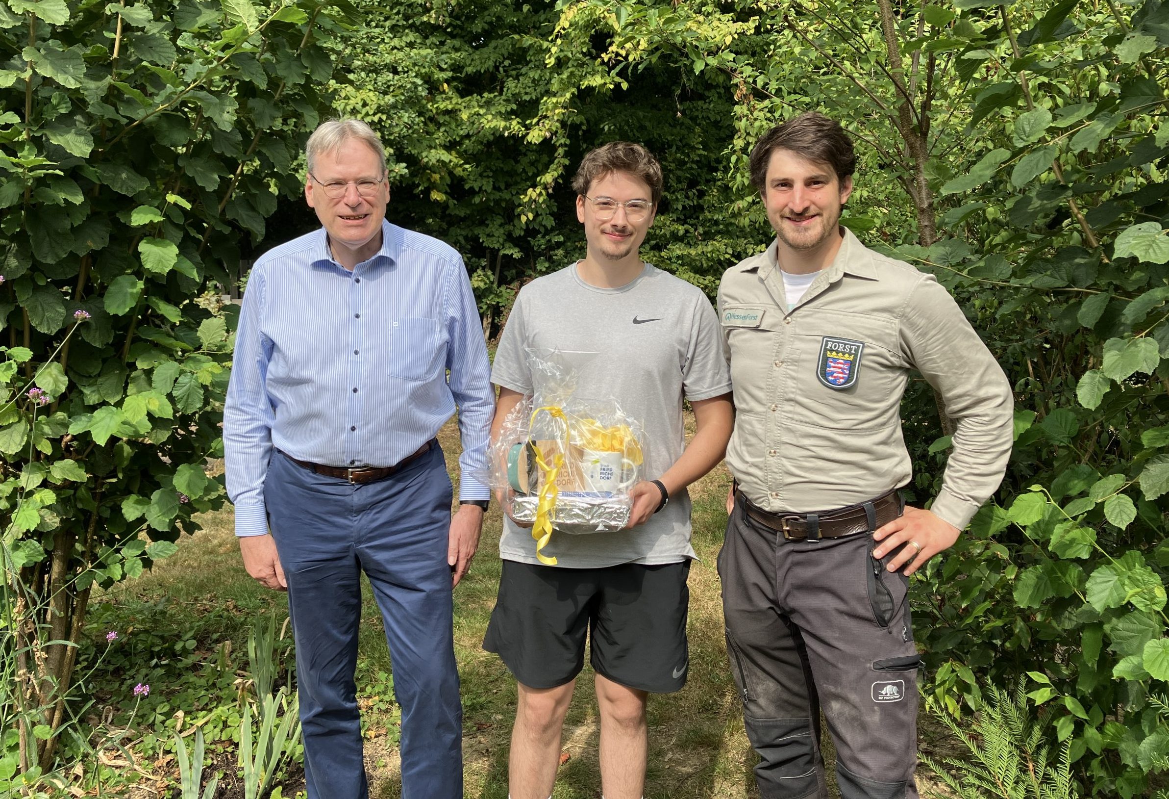 Mehr über den Artikel erfahren Friedrichsdorf: Erik Friedrich aus Usingen beendet erfolgreich sein Freiwilliges Ökologisches Jahr im Stadtwald