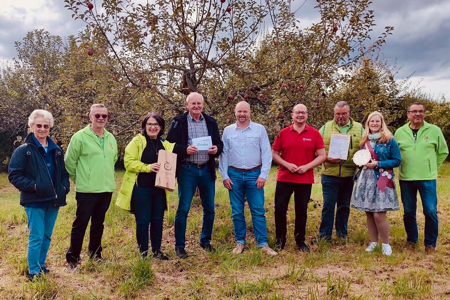 Mehr über den Artikel erfahren Eschborn: Würdigung des Engagements für den Erhalt der Streuobstbestände​ – Stadt ist Streuobstkommune 2024