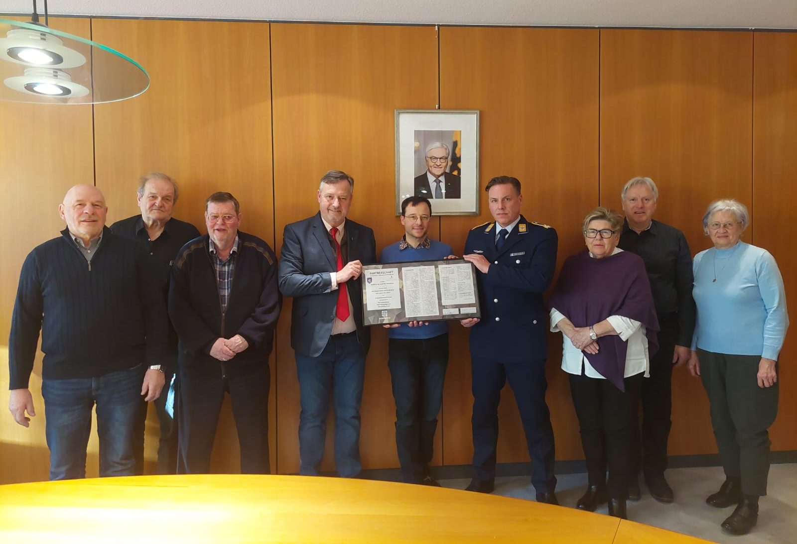 Mehr über den Artikel erfahren Bad Schwalbach: Unterstützung für den Heimatschutz – Partnerschaft mit Landeskommando Hessen