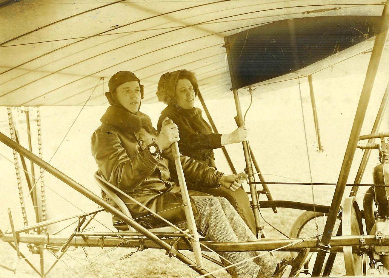 Mehr über den Artikel erfahren Friedrichsdorf: Zum 150. Geburtstag der Flugpionierin Tony Werntgen – Gründerin des ersten Deutschen Fluginstituts in Köppern