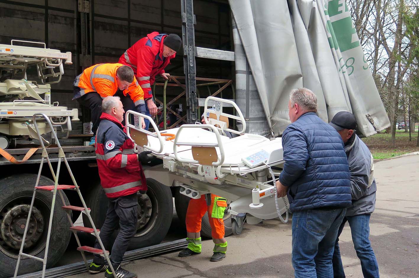 Mehr über den Artikel erfahren HTK: Unterstützung für ukrainische Partnerstadt – Hilfstransport in Zhofti Vody angekommen