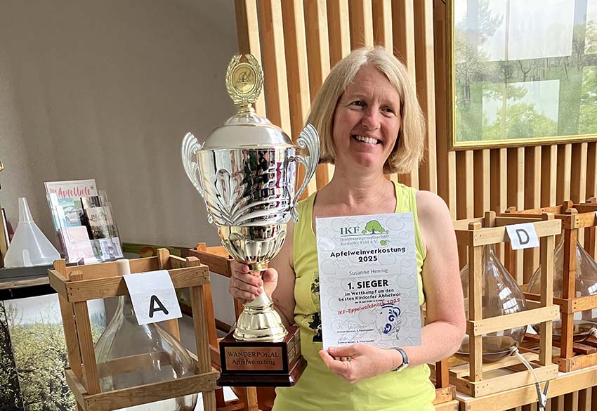 Mehr über den Artikel erfahren Bad Homburg: Apfelweinverkostung bei der IKF – Kirdorf hat erneut eine Königin