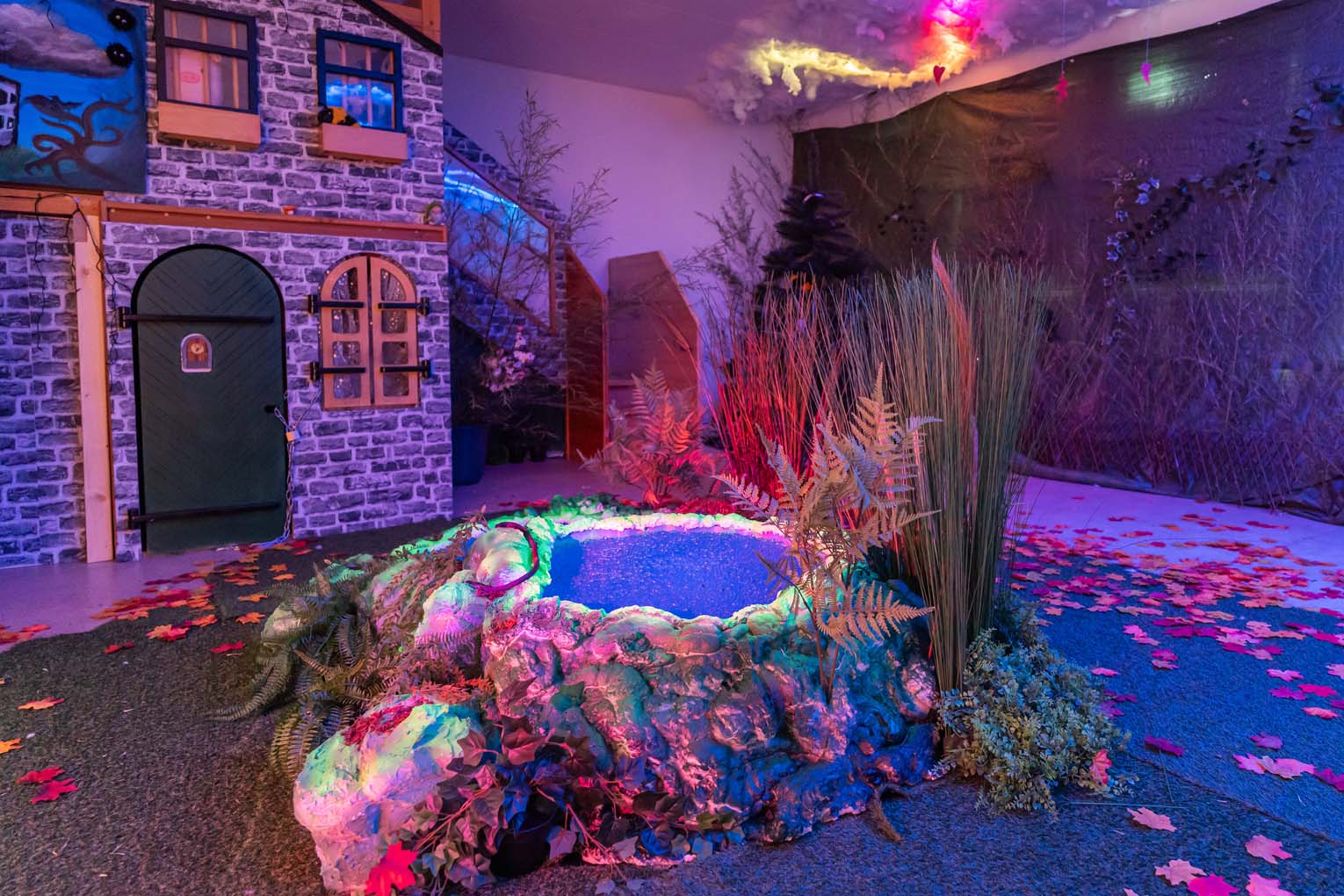 Mehr über den Artikel erfahren Kronberg: Auf rätselhaftem Weg durch die „Anderswelt“ – Jugendpflege lädt in einen Escape-Room im JuZe ein