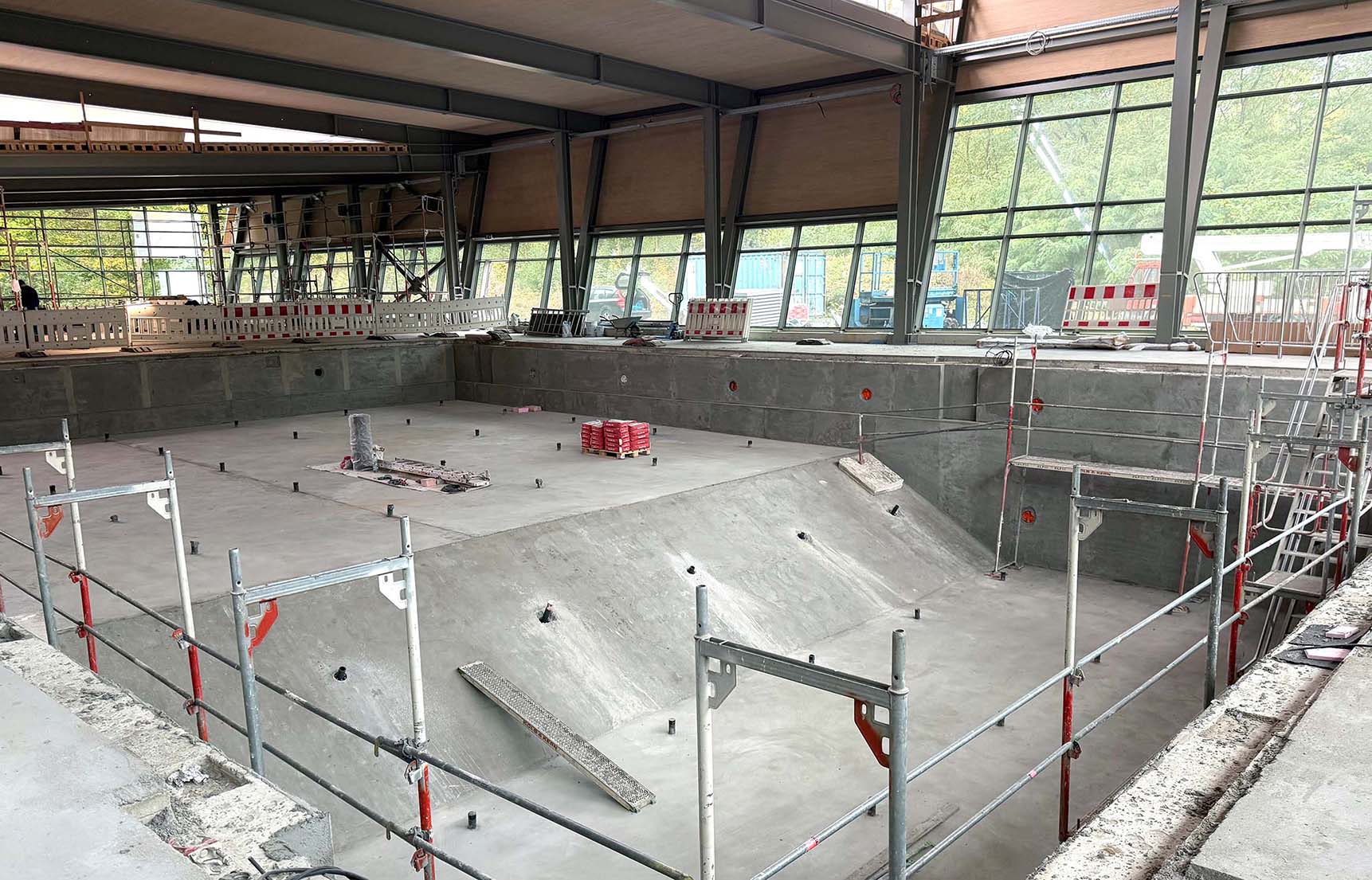 Mehr über den Artikel erfahren MTK: Das Main-Taunus-Bad soll 2026 fertig werden