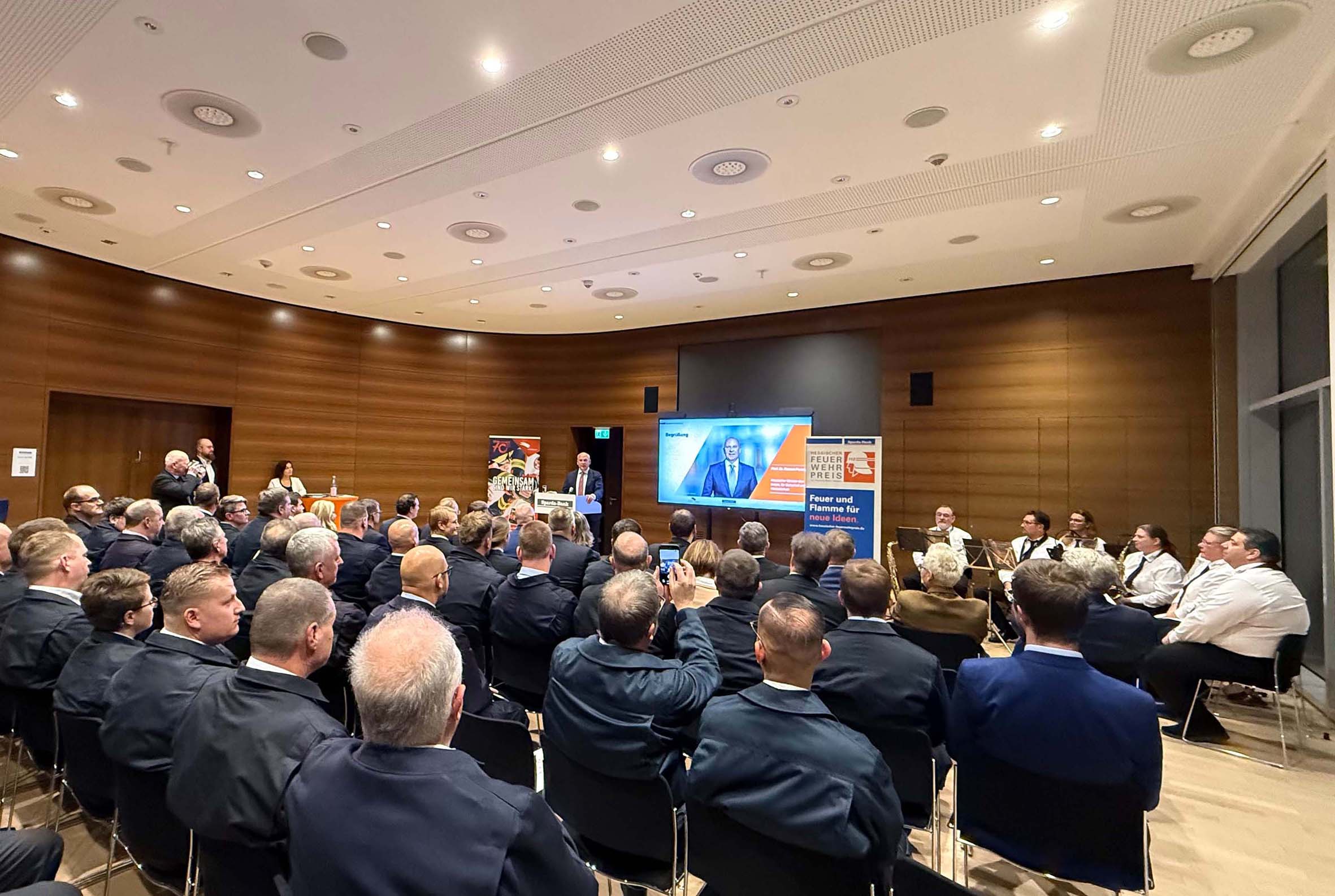 Mehr über den Artikel erfahren Hessen: Vier Wehren mit dem Hessischen Feuerwehrpreis geehrt