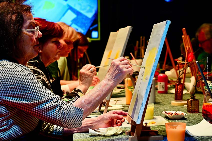 Mehr über den Artikel erfahren Oberursel: Gelungene Premiere – „Paint on Stage“ sorgt für Begeisterung