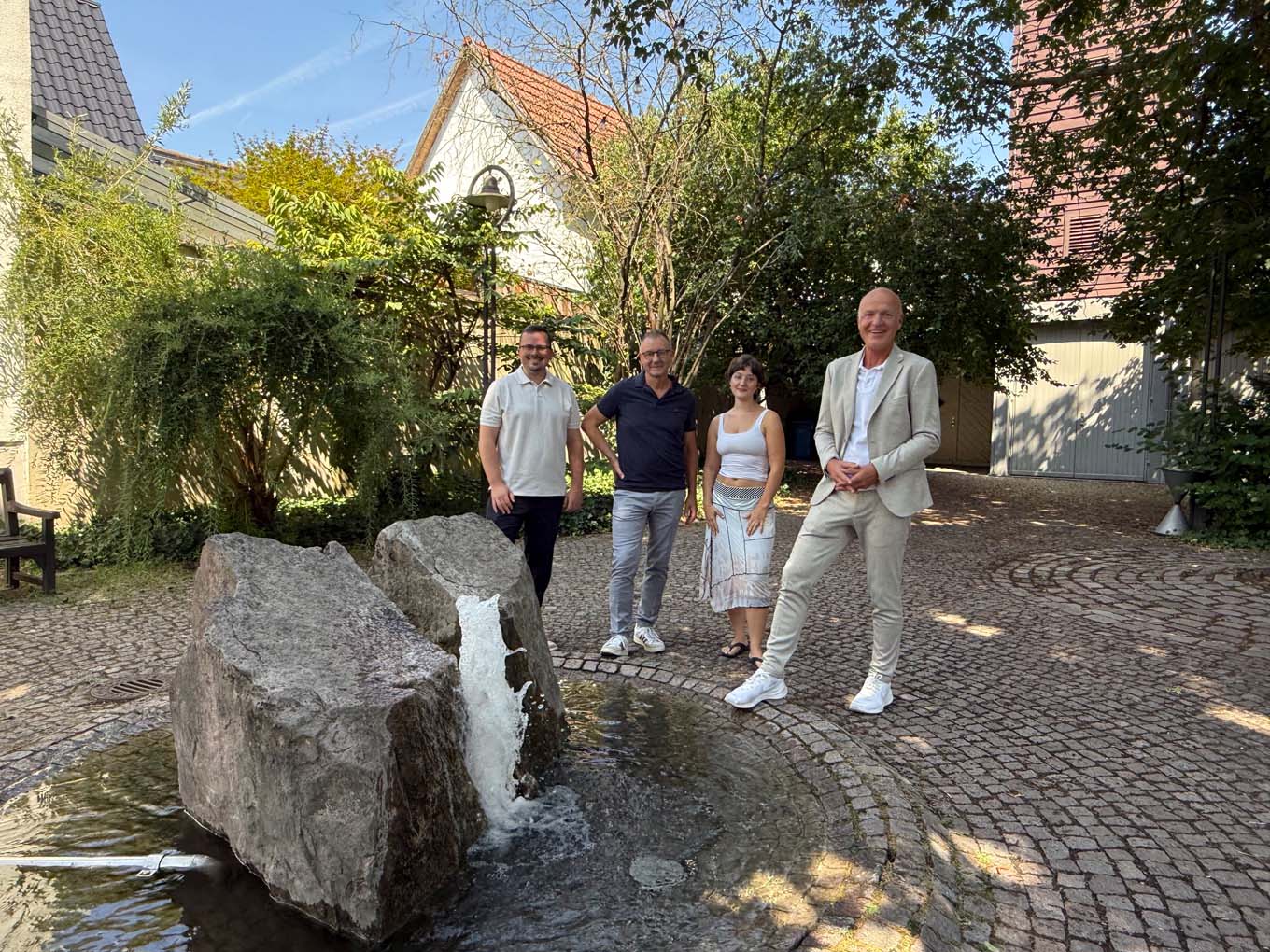 Mehr über den Artikel erfahren Hofheim: Brunnenexperten in den Stadtteilen
