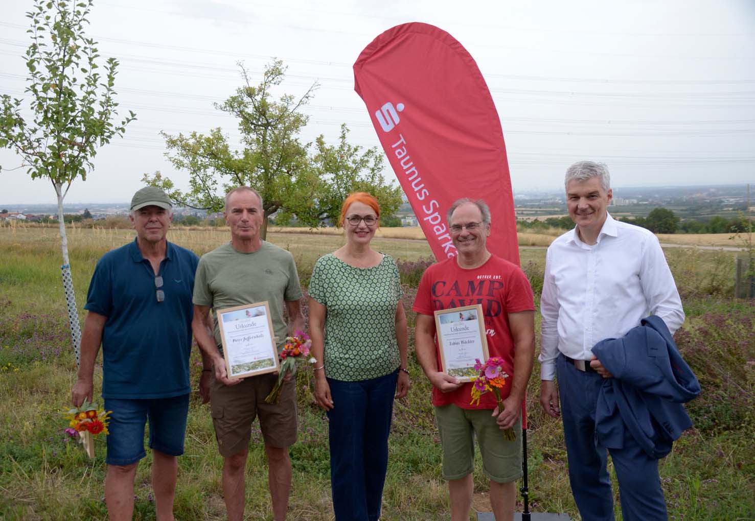 Mehr über den Artikel erfahren MTK: Erste Wiesenmeisterschaft im Kreis -Landschaftspflegeverband zeichnet Gewinner aus